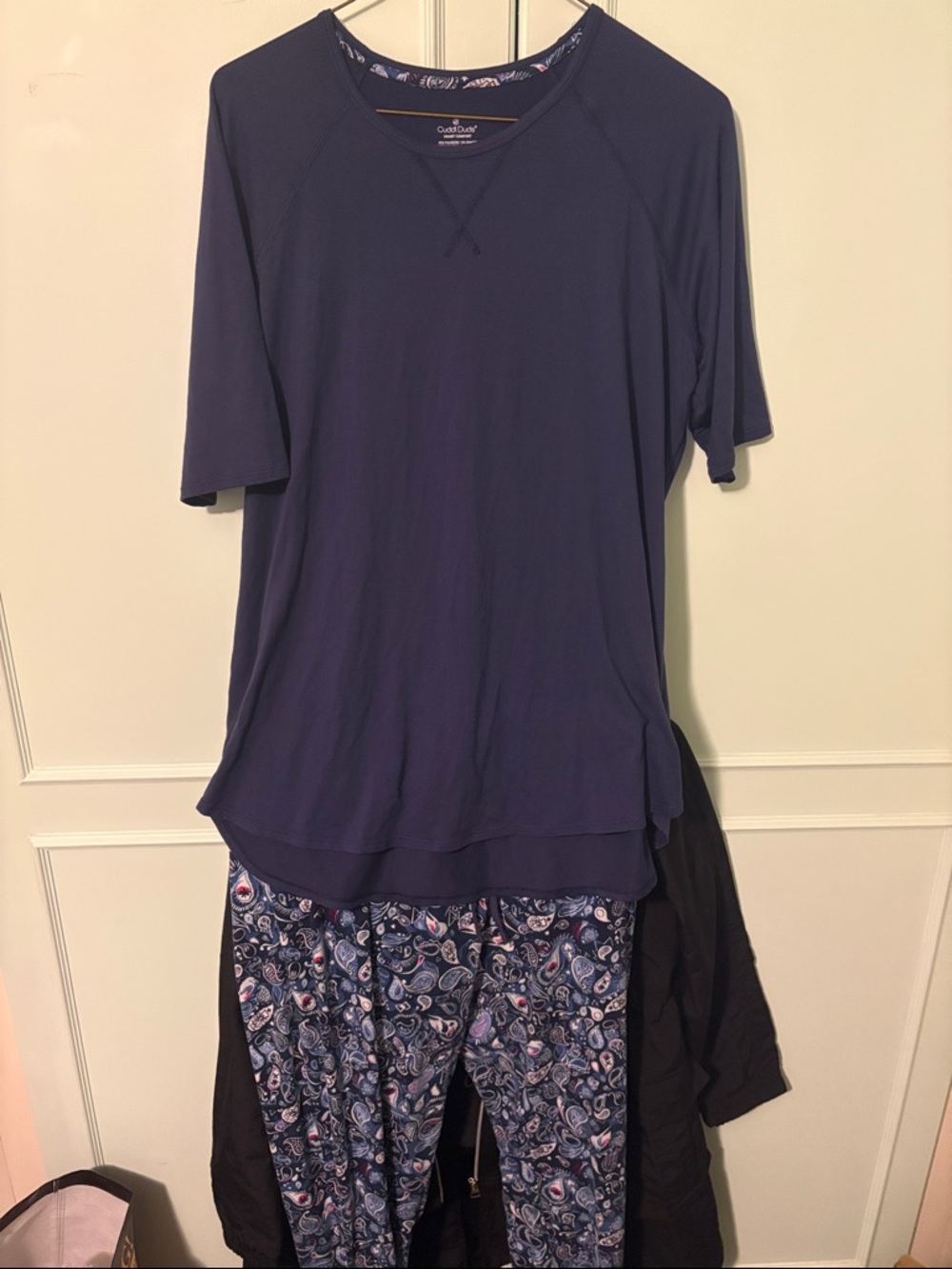 Cuddl Duds Women's Deep Purple SSbTop w/paisley print bottoms